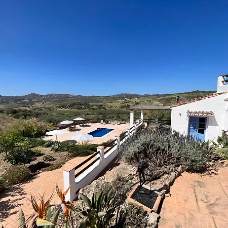 Casita Zayas - *