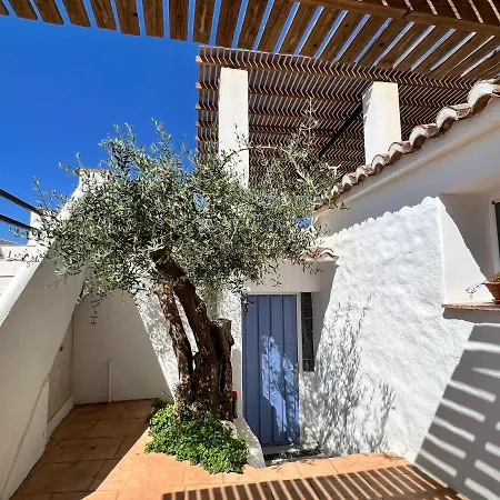 Casita Zayas -